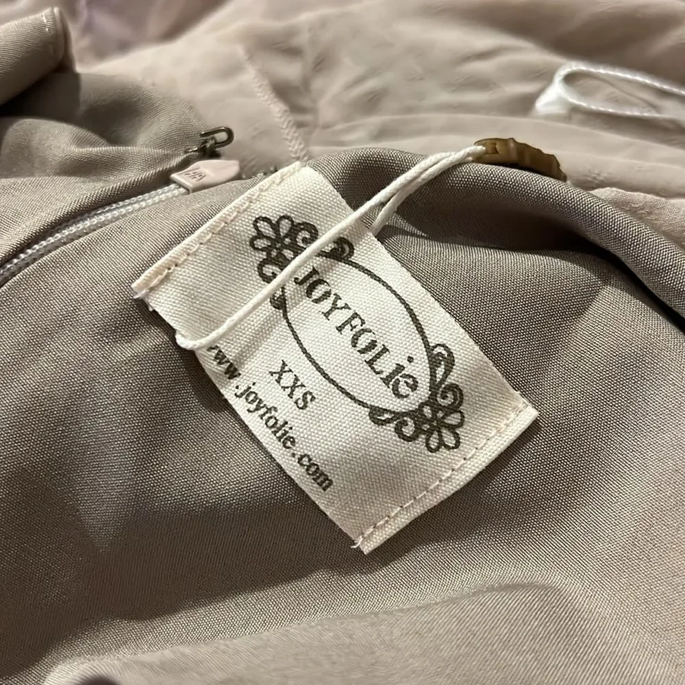 Joyfolie • Sylvia flutter dress in light taupe - Picture 9 of 10